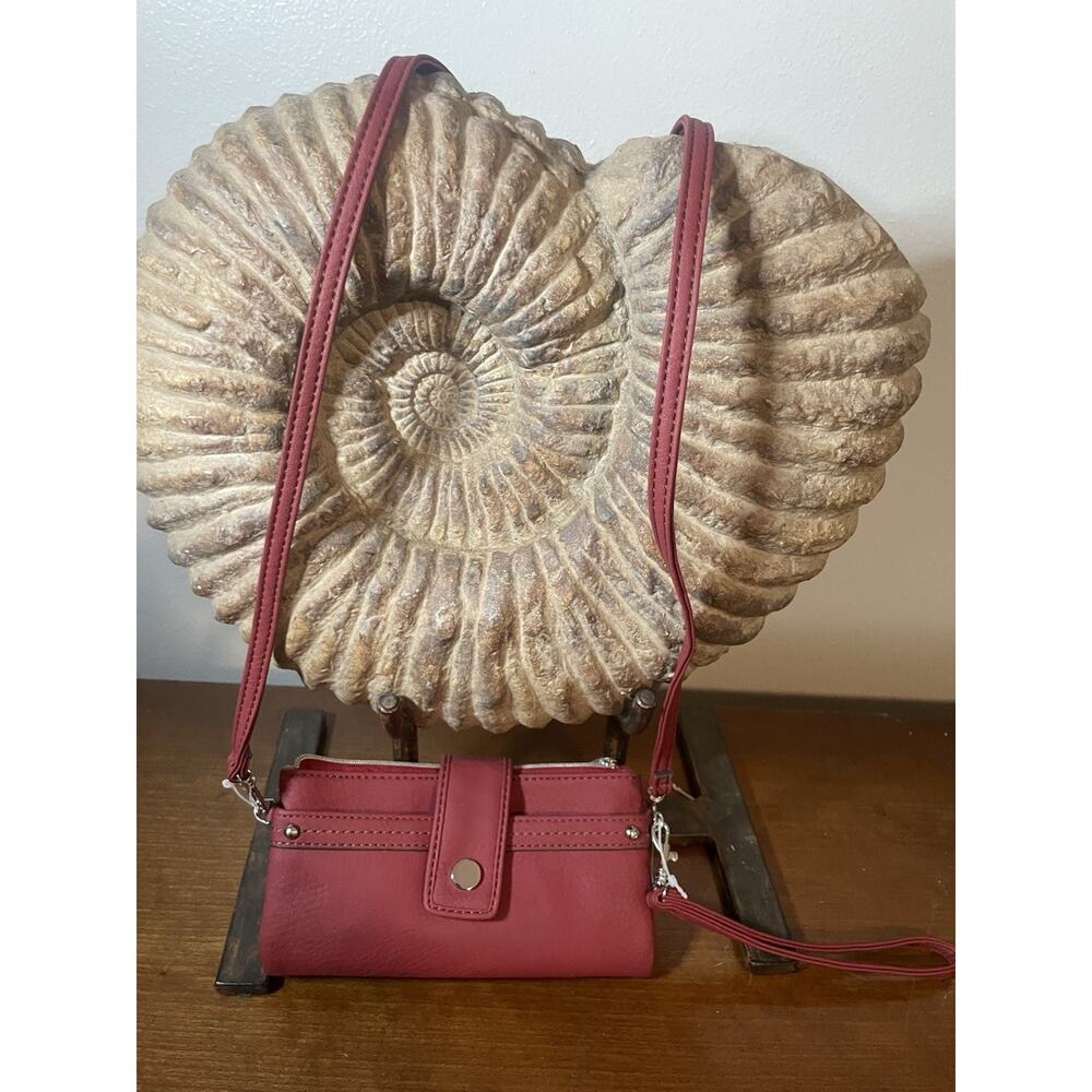 Vintage Relic Red wallet Crossbody NWT